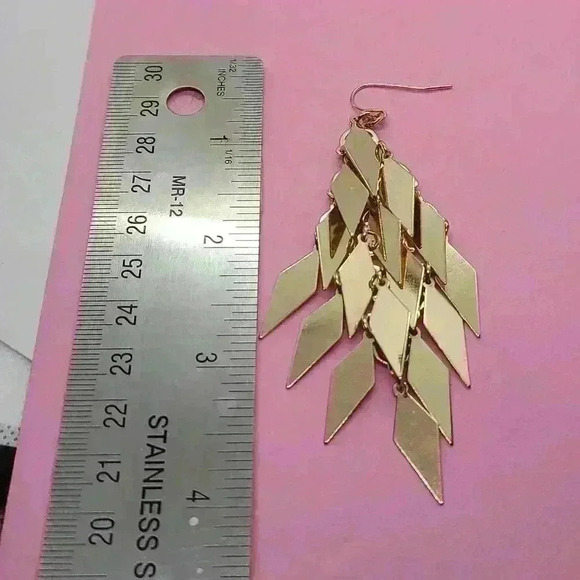 Vintage Gold-toned metal mesh Dangle chandelier style earrings - Picture 16 of 16